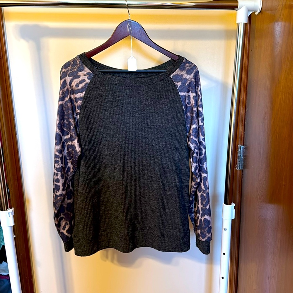 Long sleeve with cheetah print. Light weight for fall.